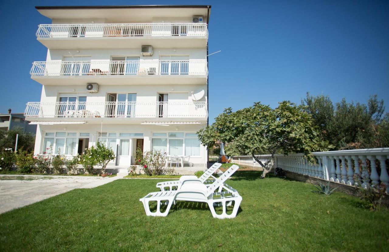 Beach Studio Apartment Ivana Kastela Exterior photo