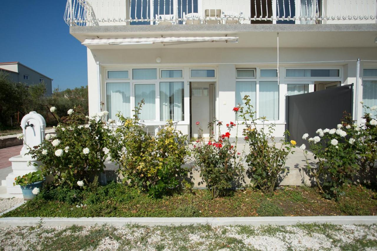 Beach Studio Apartment Ivana Kastela Exterior photo